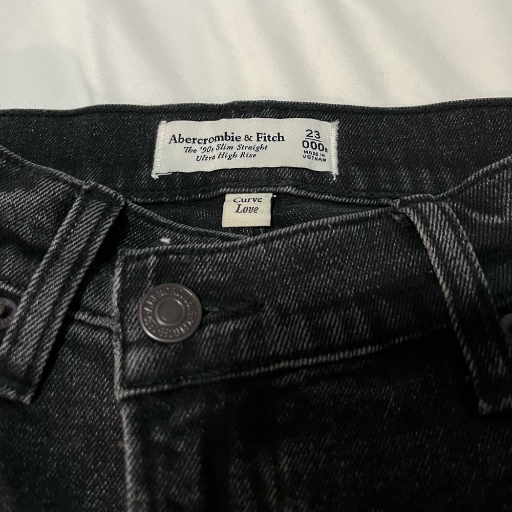 Abercrombie & Fitch 90’s Slim Straight Ultra High Rise - Curve Love Jeans